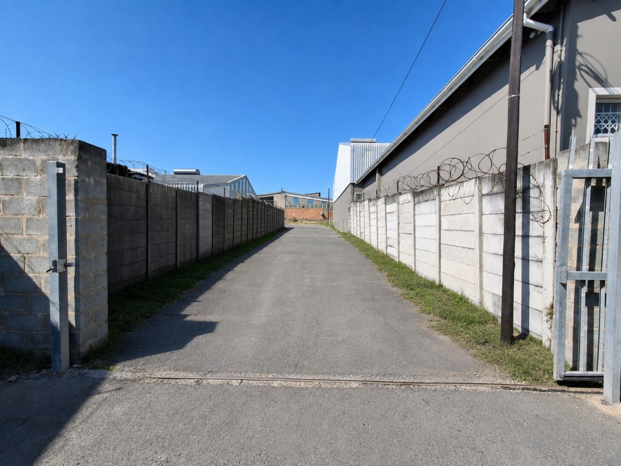 To Let Commercial Property for Rent in Chiselhurst Eastern Cape